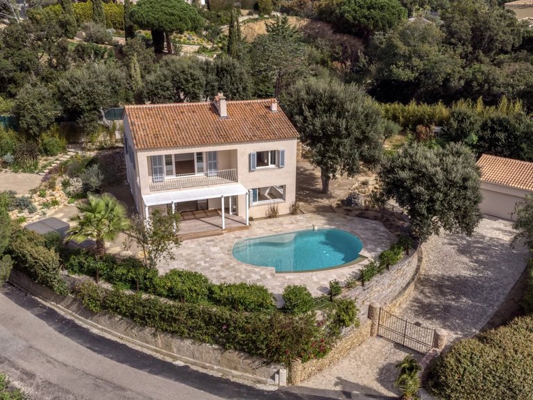 Villa for Sale in La Croix Valmer, St. Tropez, Grimaud Area 5
