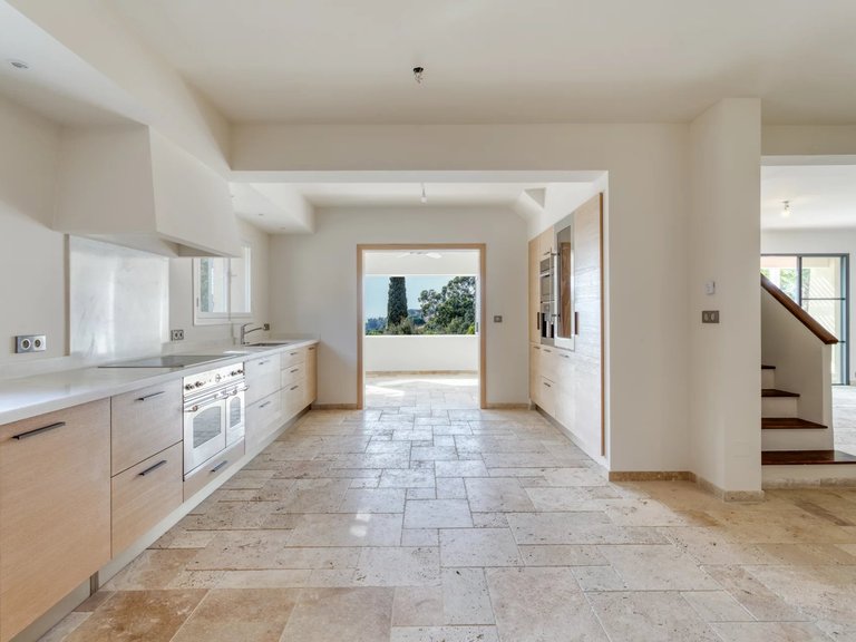 Villa for Sale in La Croix Valmer, St. Tropez, Grimaud Area 7