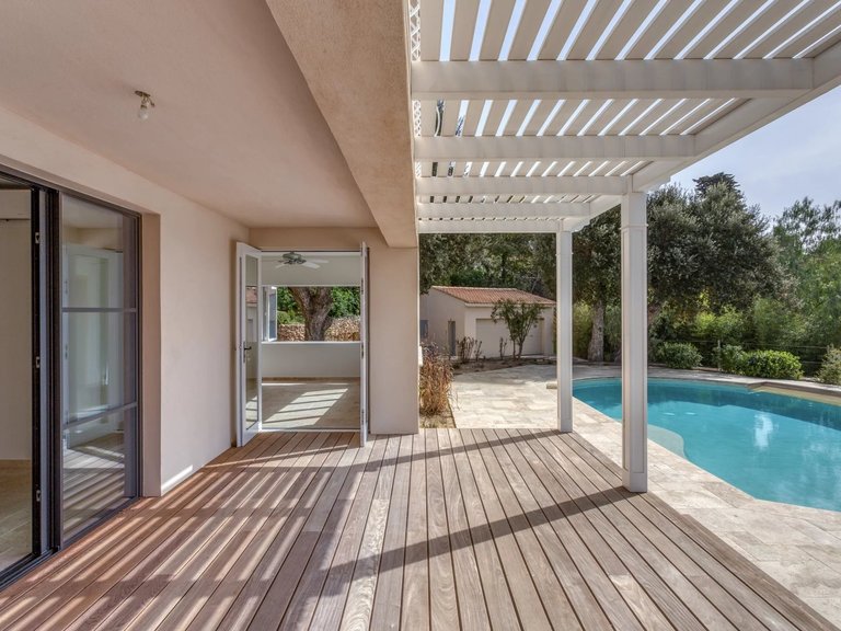 Villa for Sale in La Croix Valmer, St. Tropez, Grimaud Area 9