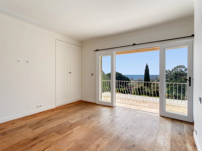 Villa for Sale in La Croix Valmer, St. Tropez, Grimaud Area 11
