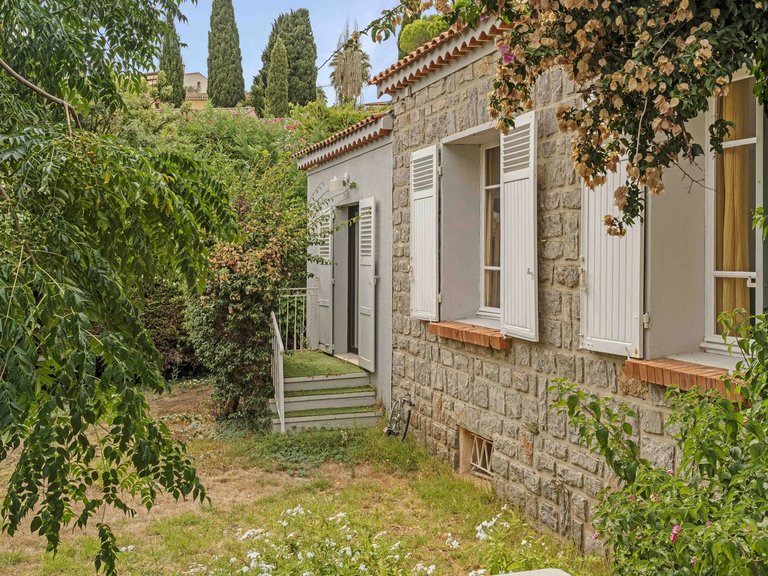 Villa for Sale in Carqueiranne, Provence Coast (cassis To Cavalaire) 16