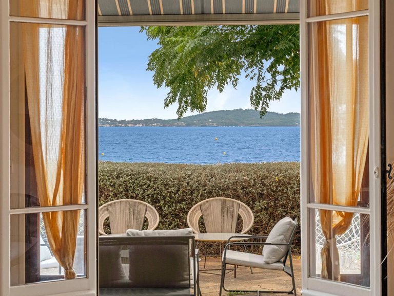Villa for Sale in Carqueiranne, Provence Coast (cassis To Cavalaire) 4