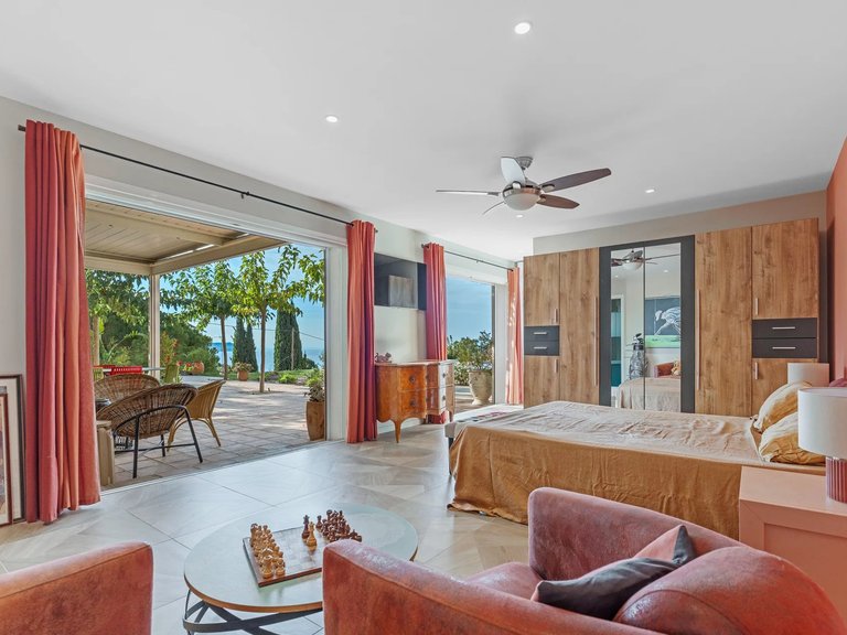 Villa for Sale in Carqueiranne, Provence Coast (cassis To Cavalaire) 8
