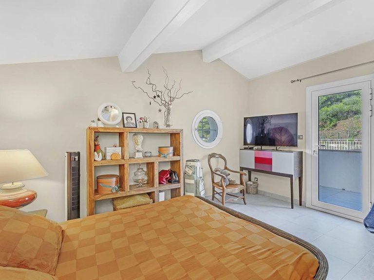 Villa for Sale in Carqueiranne, Provence Coast (cassis To Cavalaire) 9
