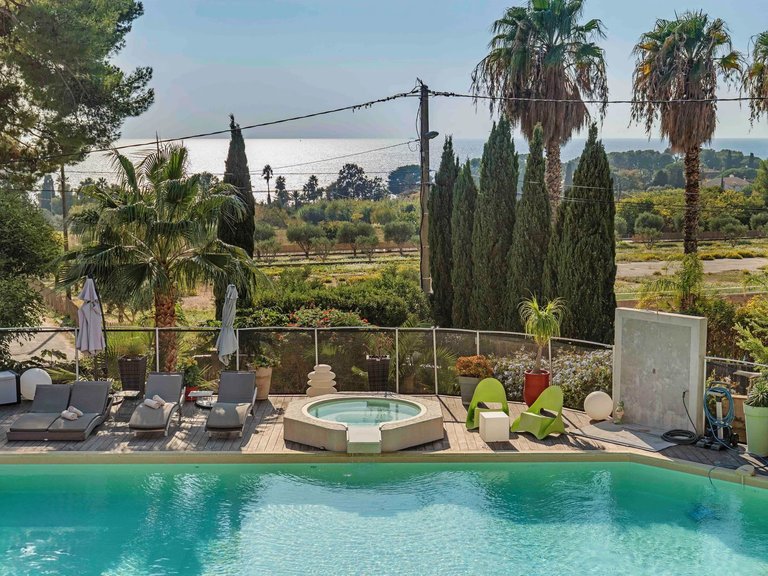 Villa for Sale in Carqueiranne, Provence Coast (cassis To Cavalaire) 4