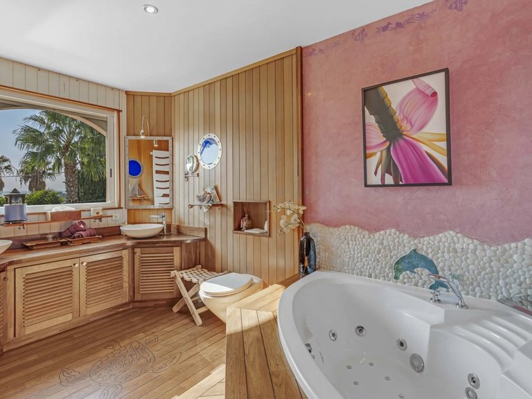 Villa for Sale in Carqueiranne, Provence Coast (cassis To Cavalaire) 12