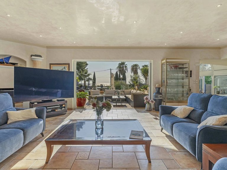 Villa for Sale in Carqueiranne, Provence Coast (cassis To Cavalaire) 5