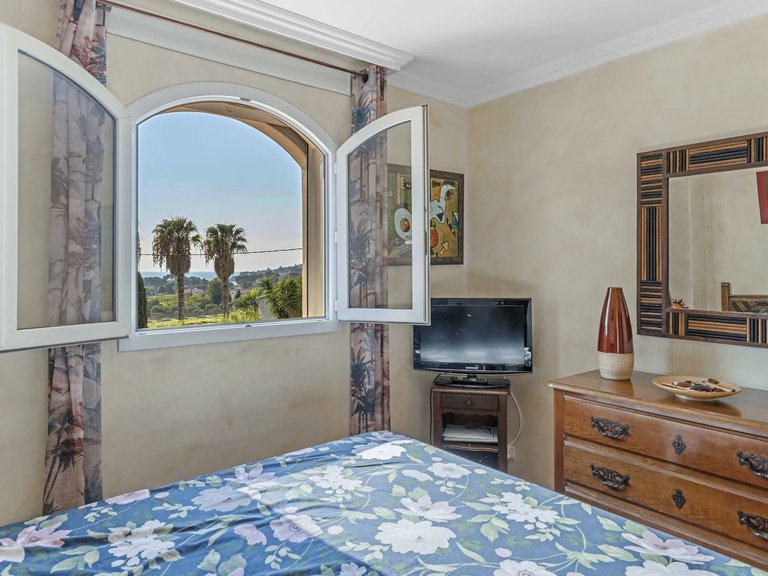 Villa for Sale in Carqueiranne, Provence Coast (cassis To Cavalaire) 8