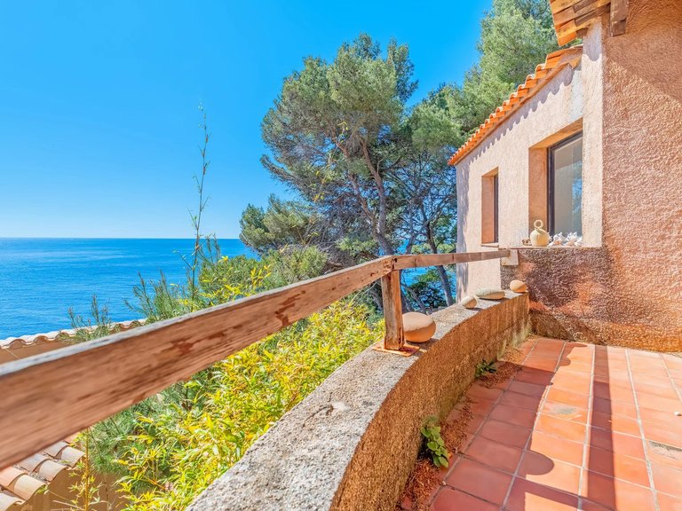 Villa for Sale in Carqueiranne, Provence Coast (cassis To Cavalaire) 3