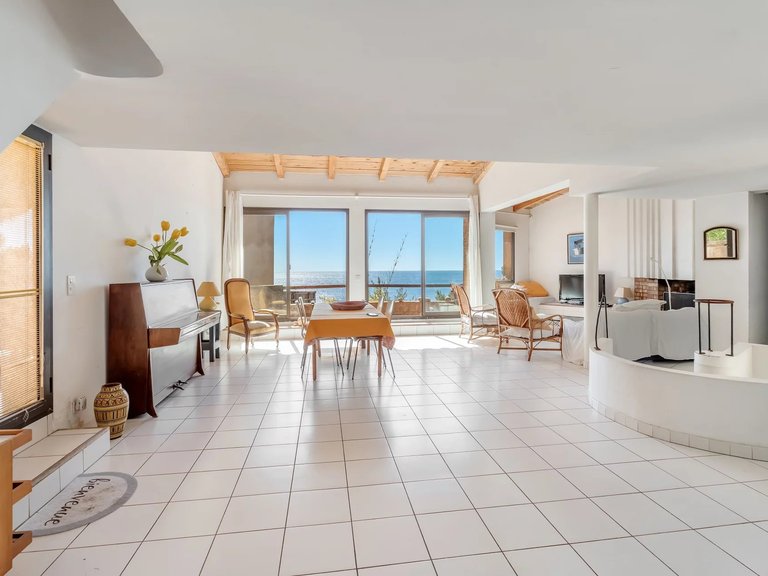 Villa for Sale in Carqueiranne, Provence Coast (cassis To Cavalaire) 5