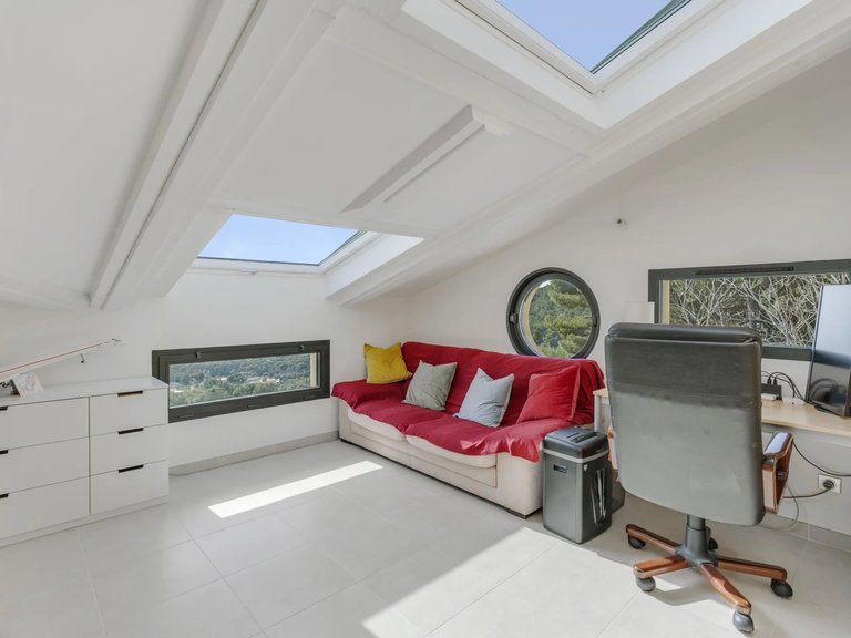Villa for Sale in Carqueiranne, Provence Coast (cassis To Cavalaire) 10