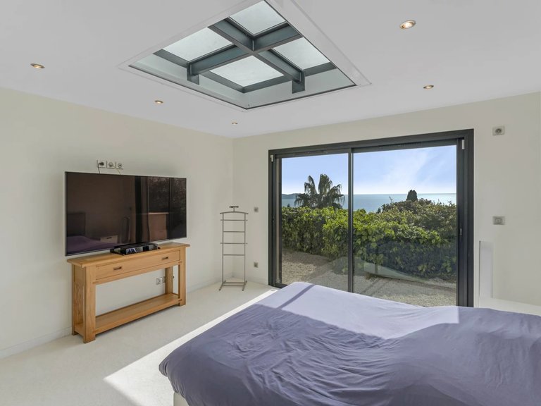 Villa for Sale in Carqueiranne, Provence Coast (cassis To Cavalaire) 6