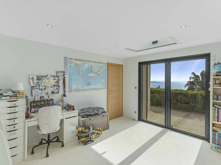 Villa for Sale in Carqueiranne, Provence Coast (cassis To Cavalaire) 8
