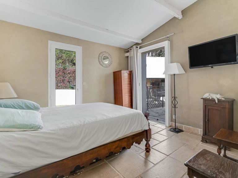 Villa for Sale in Cavalaire Sur Mer, Provence Coast (cassis To Cavalaire) 12