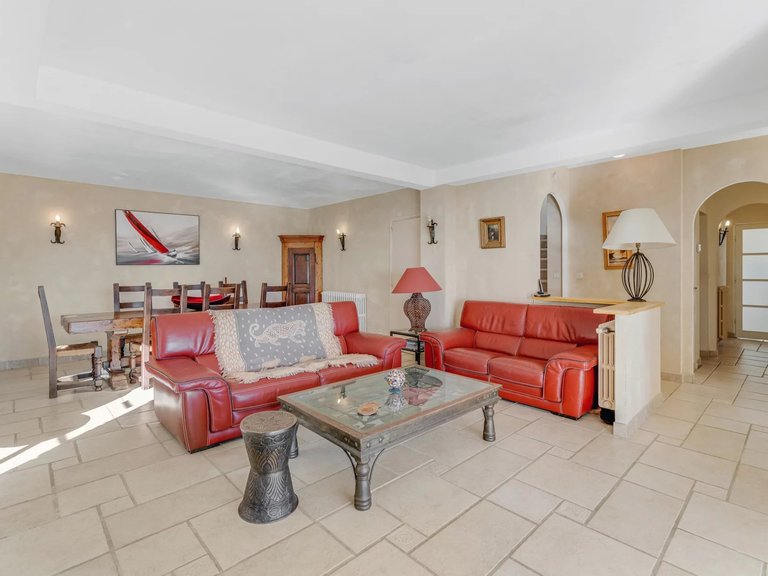 Villa for Sale in Cavalaire Sur Mer, Provence Coast (cassis To Cavalaire) 8