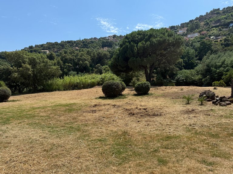 Villa for Sale in Cavalaire Sur Mer, Provence Coast (cassis To Cavalaire) 4