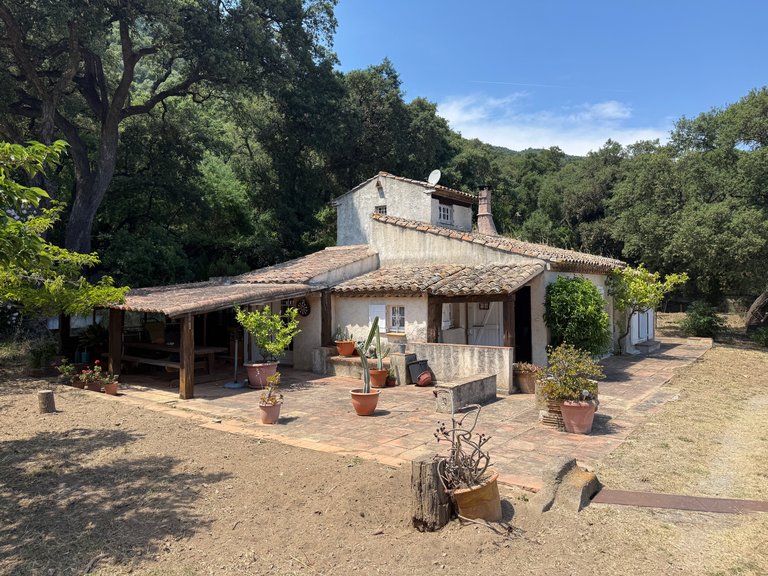 Villa for Sale in Cavalaire Sur Mer, Provence Coast (cassis To Cavalaire) 12
