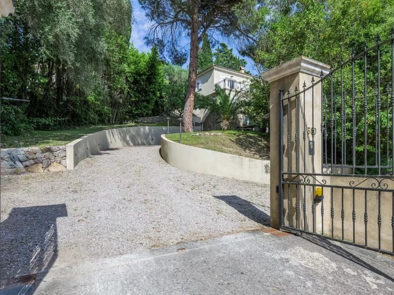 Villa for Sale in Mougins, Mougins, Valbonne, Grasse Area 16