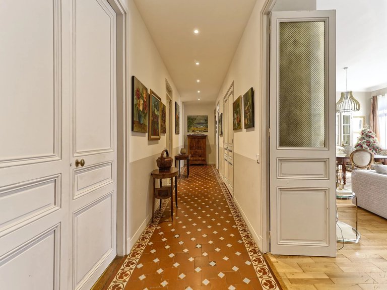 Apartment for Sale in Cannes, Cannes Area 9