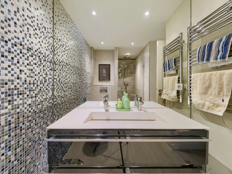 Apartment for Sale in Cannes, Cannes Area 11