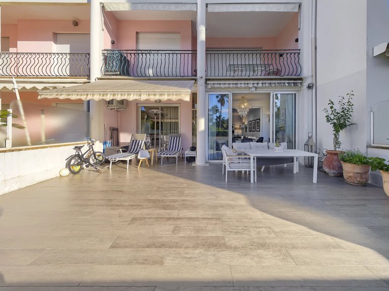 Apartment for Sale in Cannes, Cannes Area 14