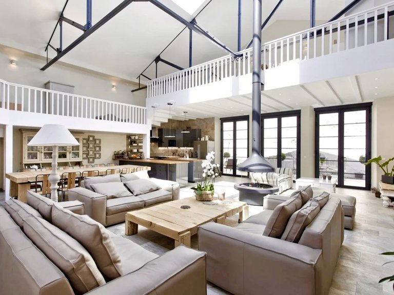 Villa for Sale in Cannes, Cannes Area 2