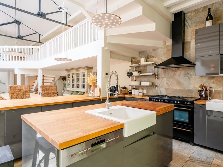 Villa for Sale in Cannes, Cannes Area 15