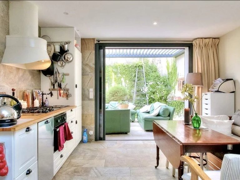 Villa for Sale in Cannes, Cannes Area 8