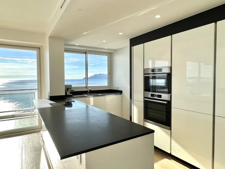 Apartment for Sale in Cannes, Cannes Area 12