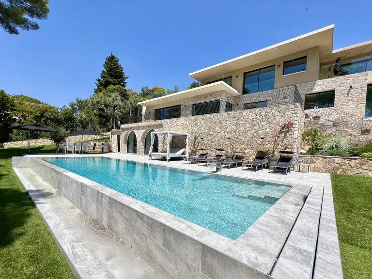 Villa for Sale in Mougins, Mougins, Valbonne, Grasse Area 17