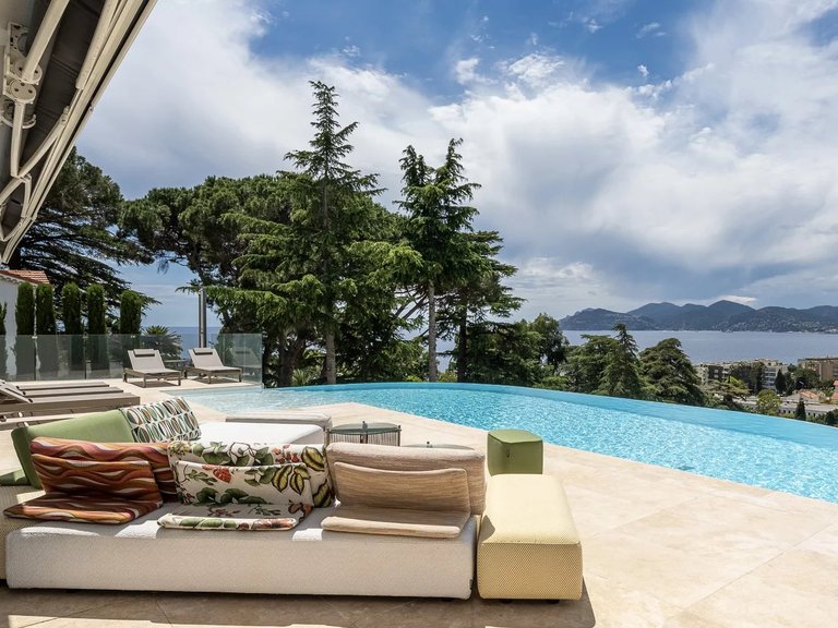 Villa for Sale in Cannes, Cannes Area 4