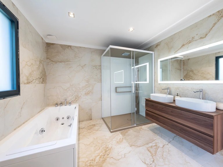 Villa for Sale in Cannes, Cannes Area 10