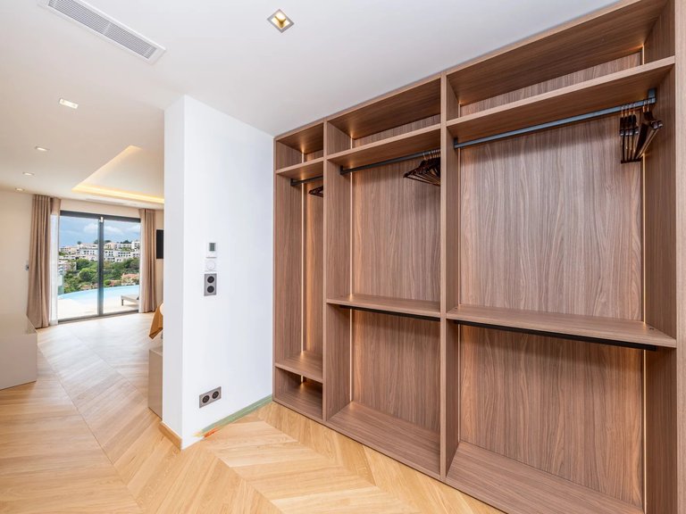Villa for Sale in Cannes, Cannes Area 11
