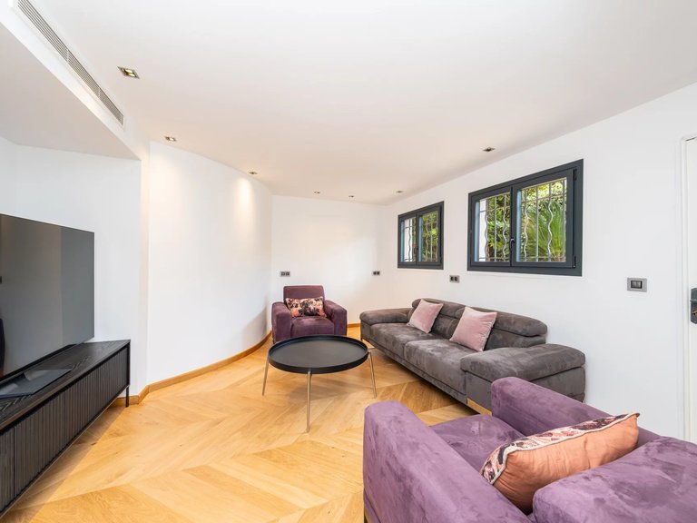 Villa for Sale in Cannes, Cannes Area 14