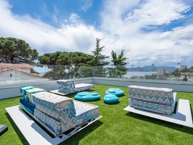 Villa for Sale in Cannes, Cannes Area 15