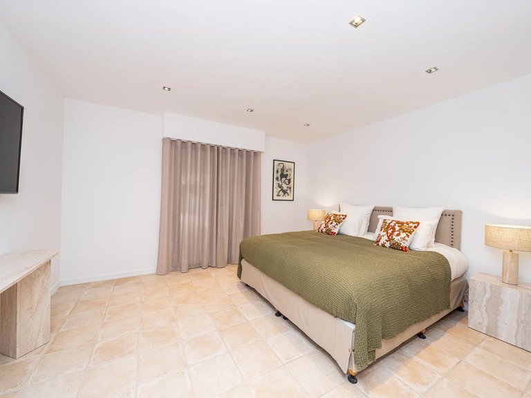 Villa for Sale in Cannes, Cannes Area 20