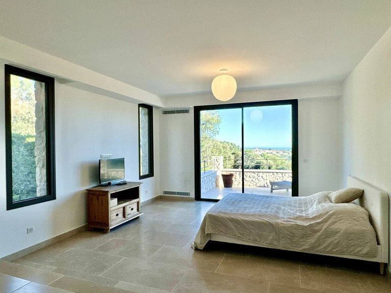 Villa for Sale in St Paul, Vence, St. Paul Area 4
