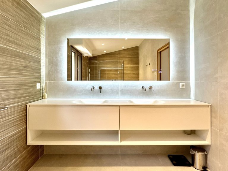 Villa for Sale in St Paul, Vence, St. Paul Area 8