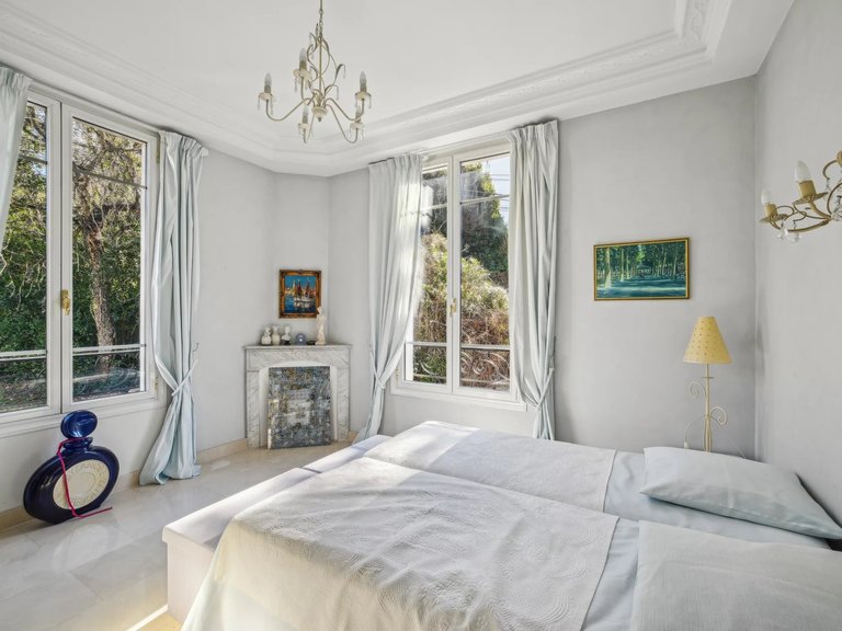 Villa for Sale in Cannes, Cannes Area 15