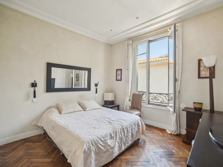 Villa for Sale in Cannes, Cannes Area 16