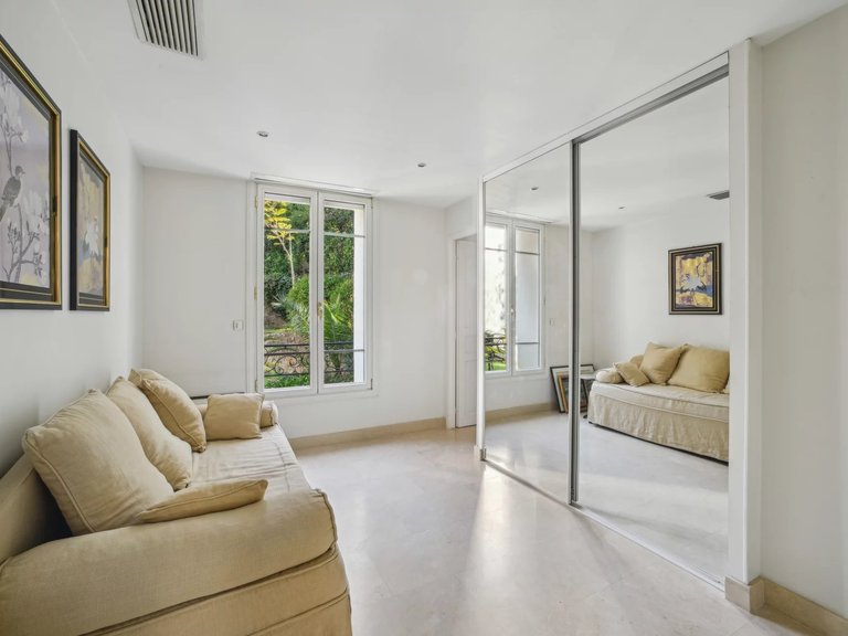 Villa for Sale in Cannes, Cannes Area 19