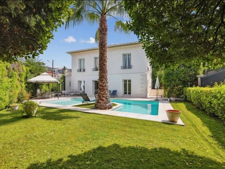 Villa for Sale in Cannes, Cannes Area 2