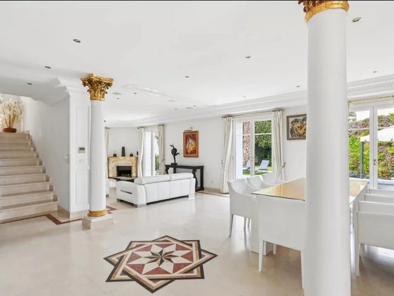 Villa for Sale in Cannes, Cannes Area 4