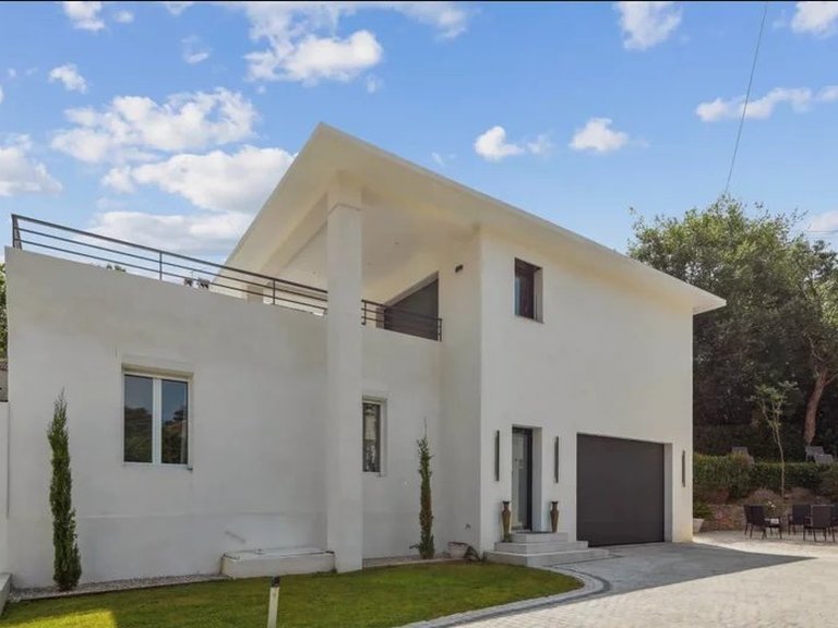 Villa for Sale in Cannes, Cannes Area 9