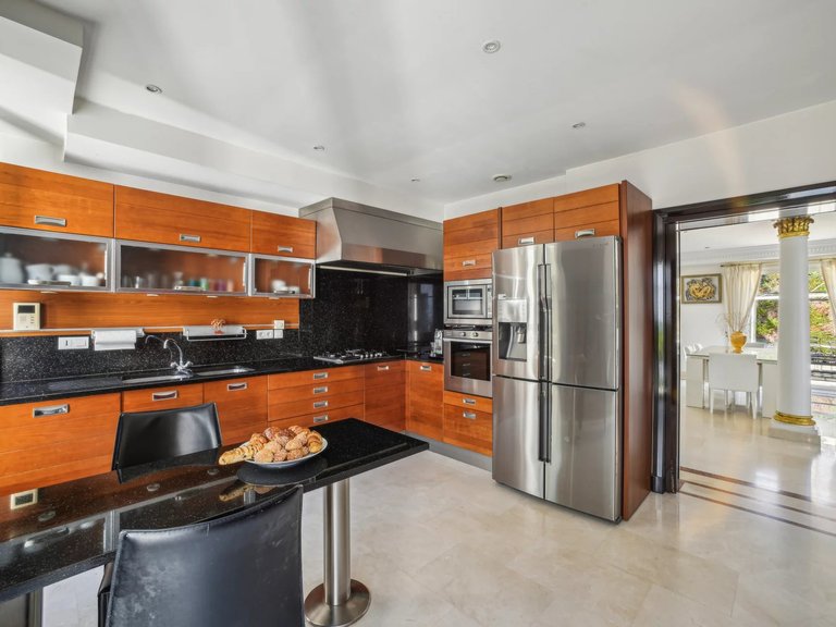 Villa for Sale in Cannes, Cannes Area 11