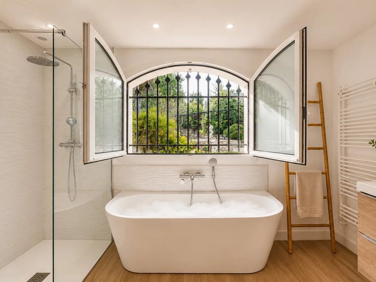 Villa for Sale in Valbonne, Mougins, Valbonne, Grasse Area 7