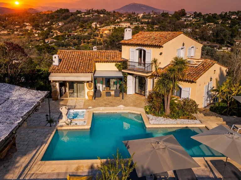 Villa for Sale in Valbonne, Mougins, Valbonne, Grasse Area 11