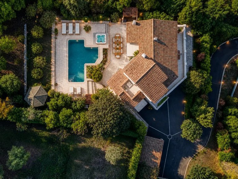 Villa for Sale in Valbonne, Mougins, Valbonne, Grasse Area 12