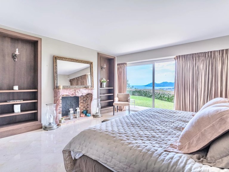 Villa for Sale in Cannes, Cannes Area 6