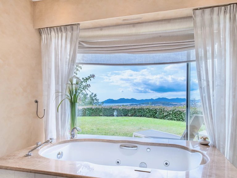 Villa for Sale in Cannes, Cannes Area 7